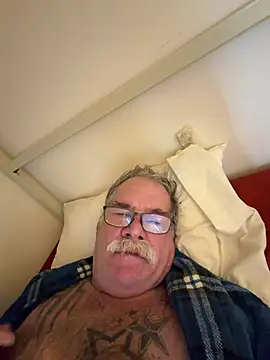 Caesar_Baxter Show in webcam