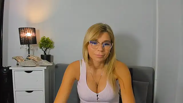 FreyaHotty's Live XXX Chat