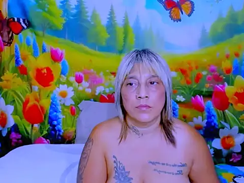 צ'אט XXX בשידור ח י של indianroxy