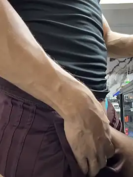 Paul22cm-'s Live XXX Chat