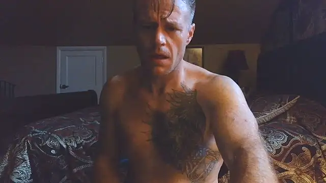 DILFiGuess1's Live XXX Chat