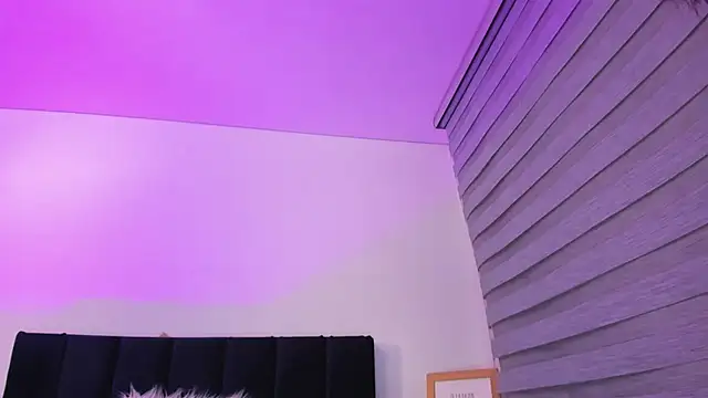 XXX chat uživo modela melanie_roux__