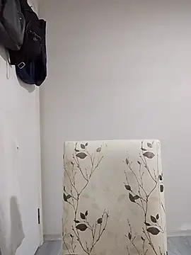 Defne0734 Adlı Modelin Canlı XXX Sohbeti