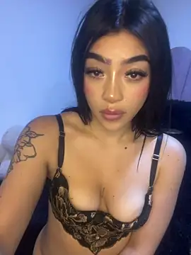 Chat +18 de DAKOTA_SAKURA ao vivo