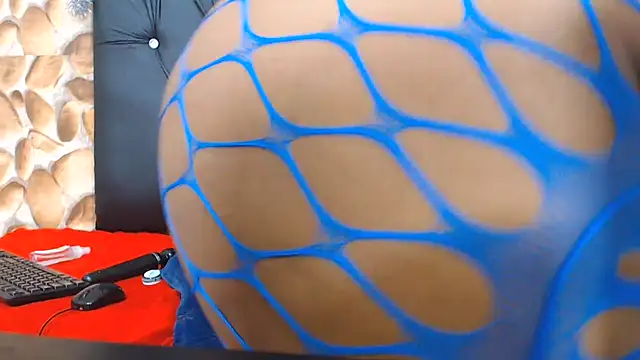 Chat +18 de BadAss_Bee ao vivo