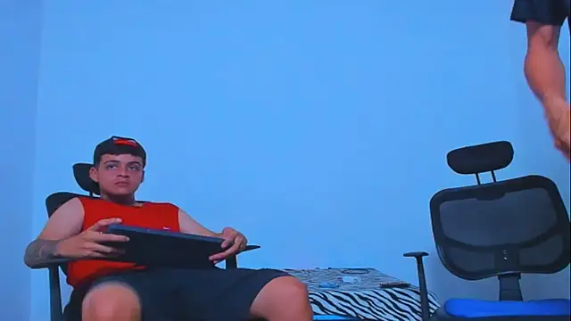 Thomas-Wil Live XXX-chat