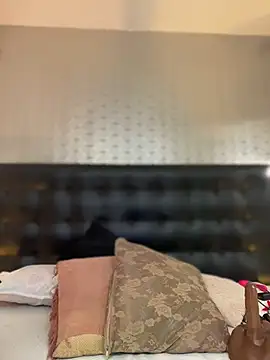 MiahWindsor XXX чат на живо
