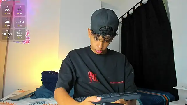 Maxfrost1's Live XXX Chat