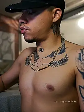 AlphaMasterXxx XXX чат на живо