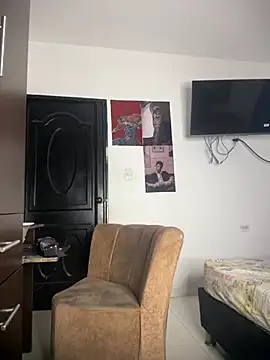 Enzomoretti__'s Live XXX Chat