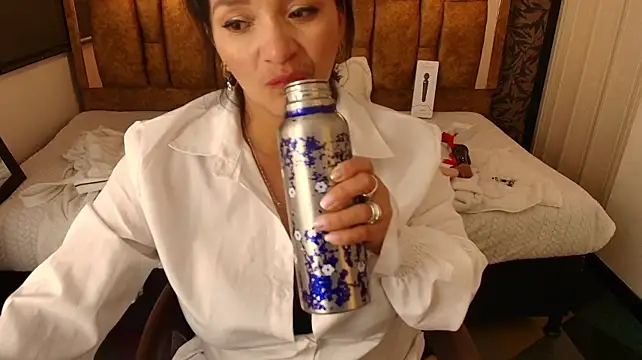 MarilynMiilf_ Chat XXX live