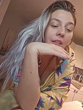 ScarletsWeb's Live XXX Chat
