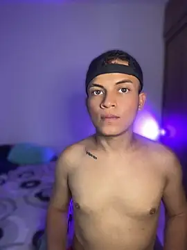 _Leo_Boy Chat XXX live