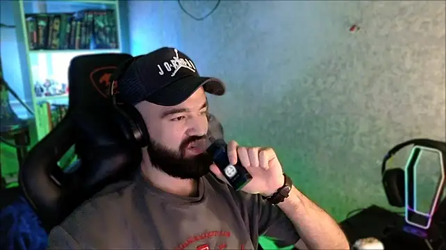 _Serious_Man live XXX chat