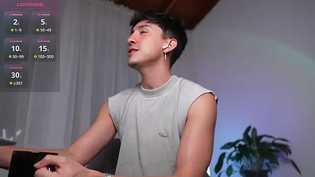 XXX chat uživo modela sweettaaron01