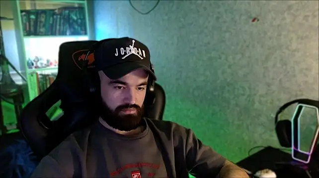 XXX chat uživo modela _Serious_Man