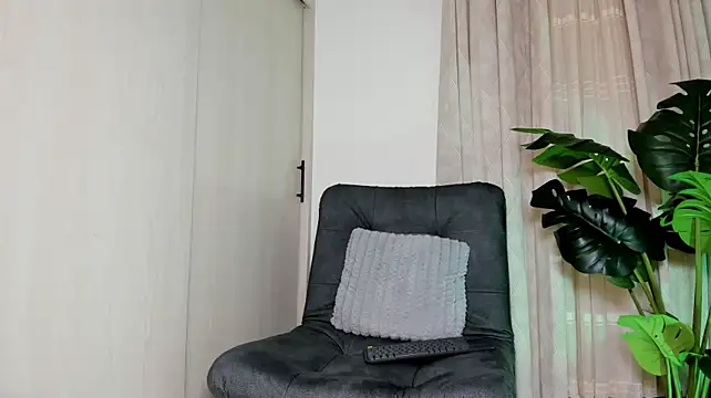 Biscuit_oliva's Live XXX Chat