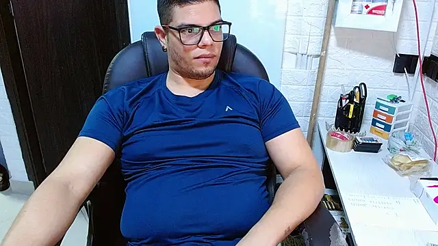XXX chat uživo modela Realjoel01