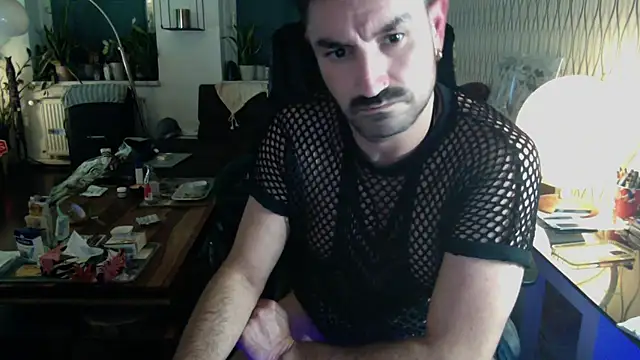 tomz0819 – Live XXX-chat