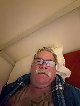 צ'אט XXX בשידור חי של Caesar_Baxter
