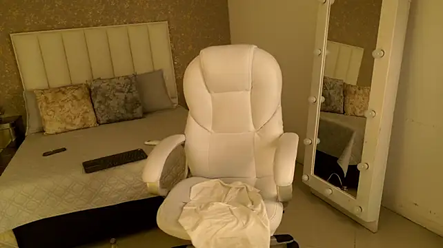 XXX chat uživo modela JordanMiller_