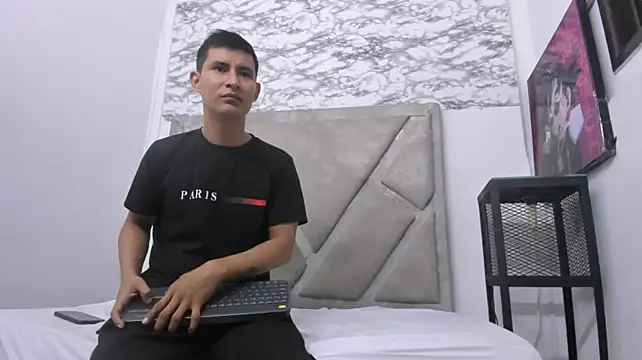 RousAndJhonas Chat XXX in diretta