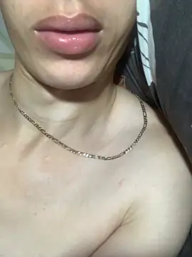 MiroKari2 লাইভ XXX চ্যাট