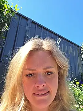 Bridgette03 Show in webcam
