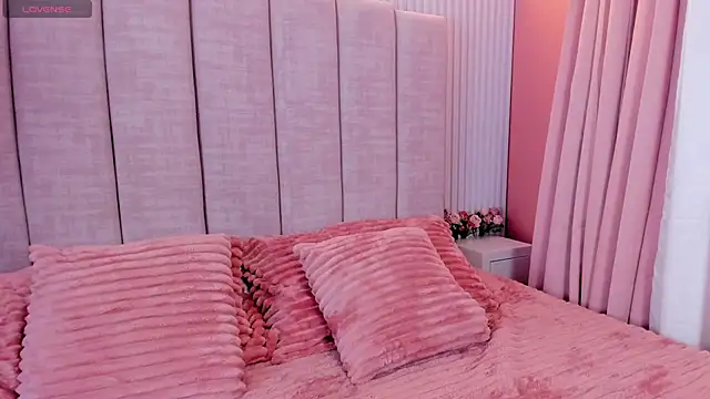 naira_velvett live XXX chat