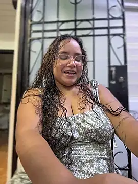 CurlyGirl_1 লাইভ XXX চ্যাট