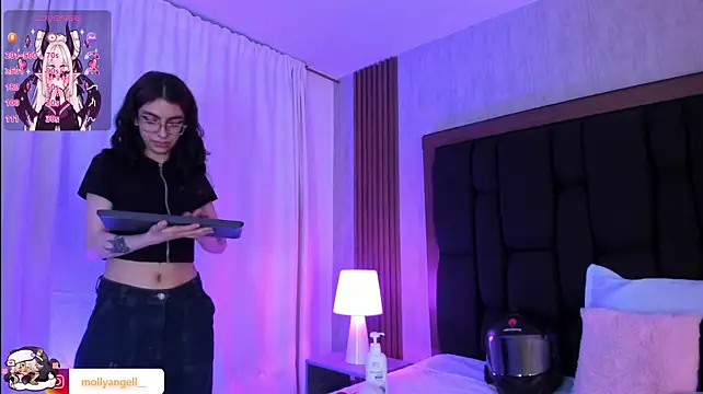 Molly_A's Live XXX Chat