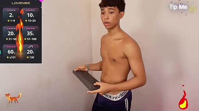 XXX chat uživo modela Little_Twink19x