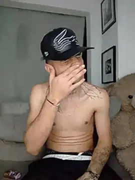 MaxHornyLatin's Live XXX Chat