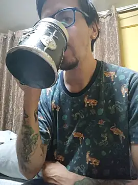 Hexenbane_02 élő XXX-chatje