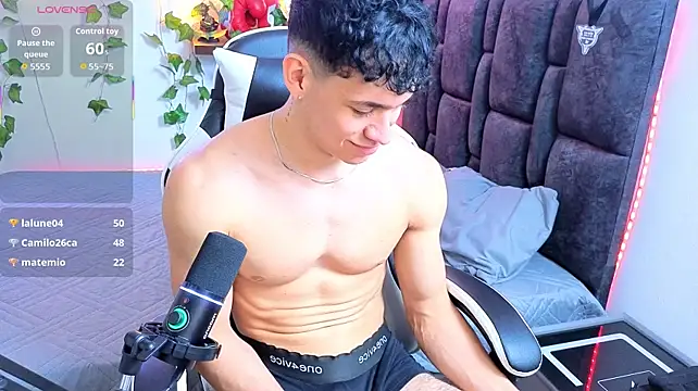 Chat XXX Live Luke_Muscle
