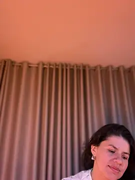 Chat XXX en directo de Aliinak