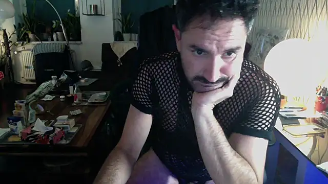tomz0819 live XXX chat