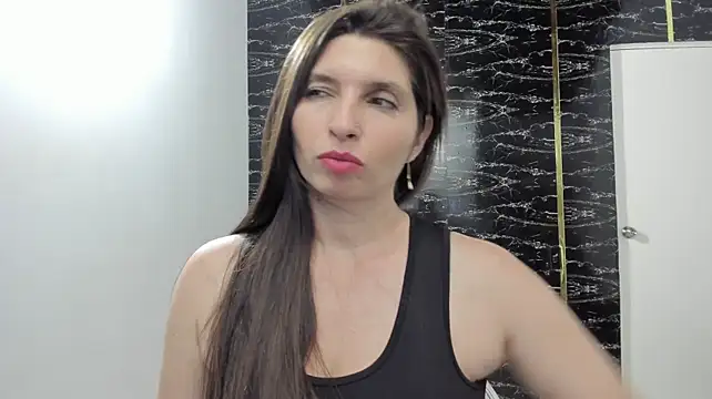 Azahara_Amin_ Adlı Modelin Canlı XXX Sohbeti