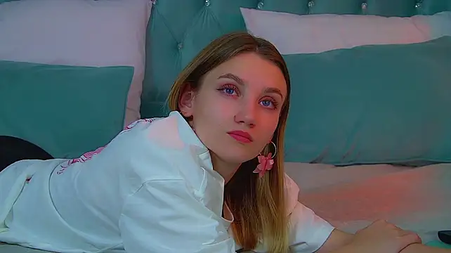 StacyEvances live XXX chat