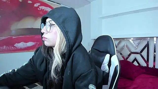 Chat XXX Live kittymiauu444