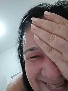 Chat +18 de YayaMineira ao vivo