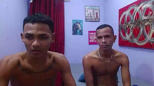 Chat XXX en directo de black_twinks