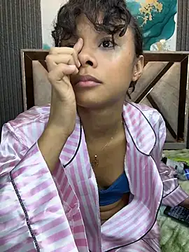 crystal_bunny_n Live XXX chat