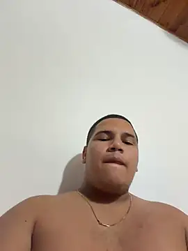 Patricio_02 Adlı Modelin Canlı XXX Sohbeti