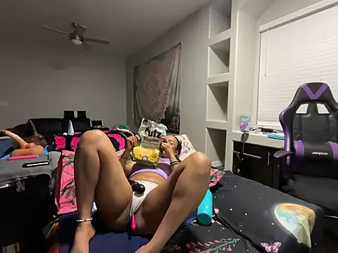 ReeseZen XXX чат на живо