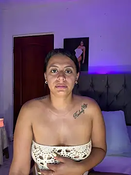 ema_zoe Adlı Modelin Canlı XXX Sohbeti