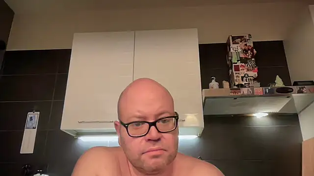 theitalianbear's Live XXX Chat