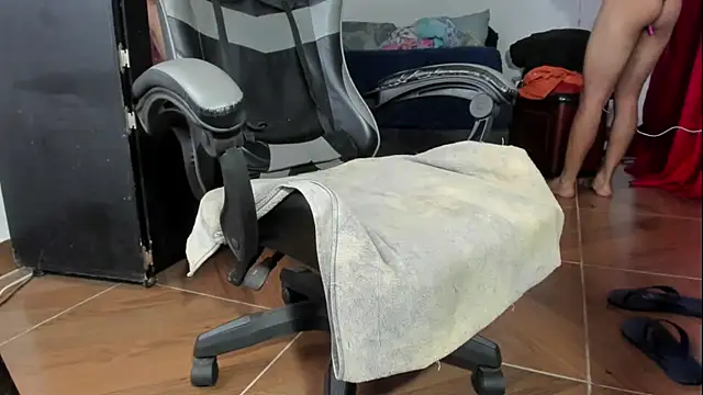 Chat +18 de Arian_Pervert ao vivo