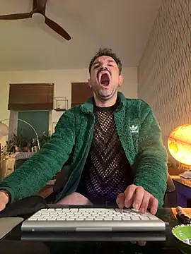 XXX chat uživo modela tomz0819