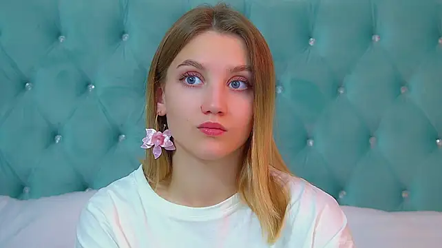 StacyEvances Adlı Modelin Canlı XXX Sohbeti